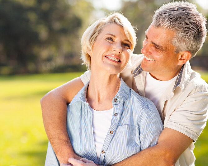 Happy senior couple with healthy eyes